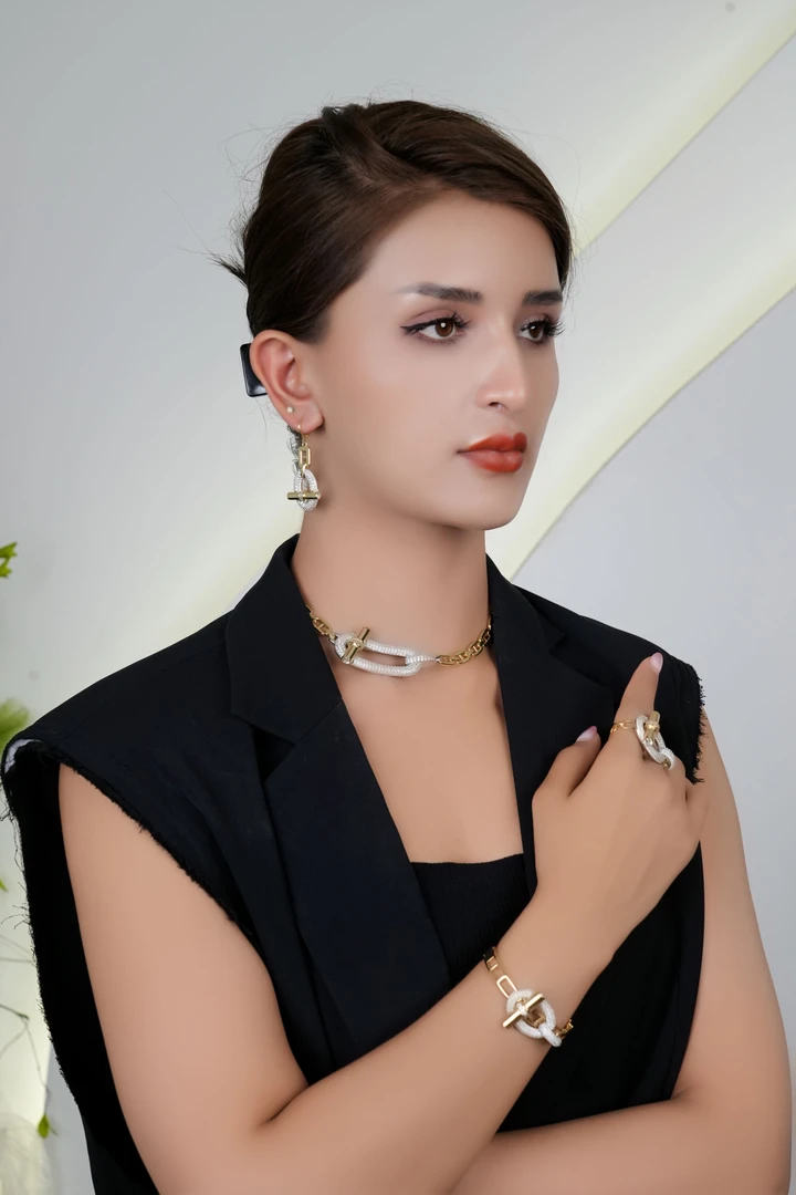 铜合金项链 耳环，手镯，戒指，套首饰