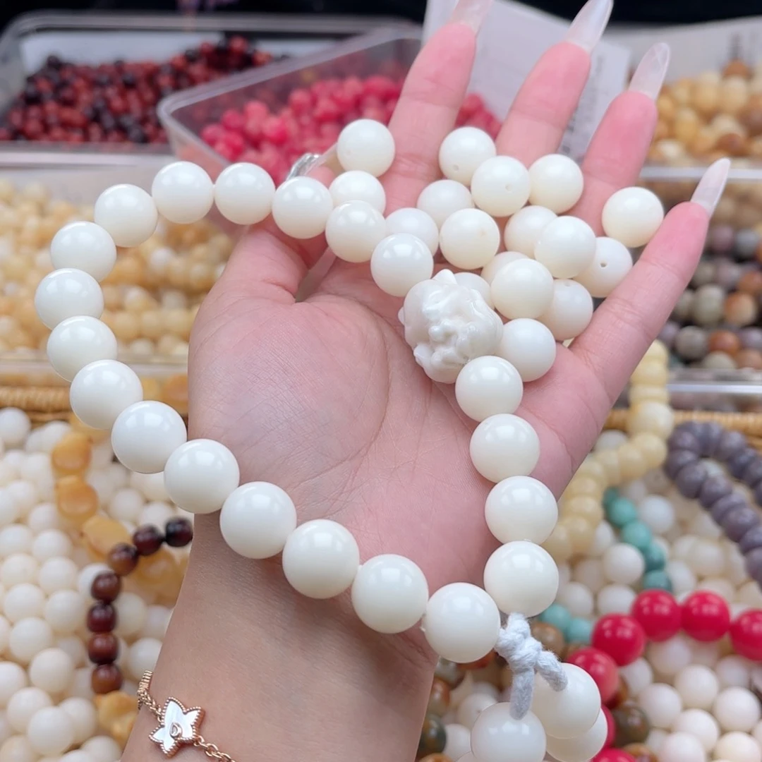 白玉菩提吊坠k14.75mm40颗。白玉干磨巨无霸