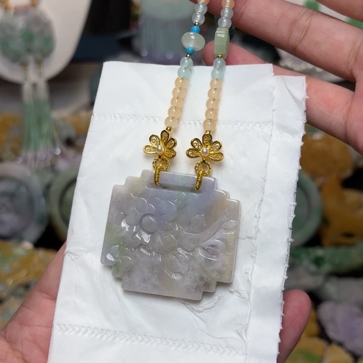 翡翠未镶嵌颈饰吊坠