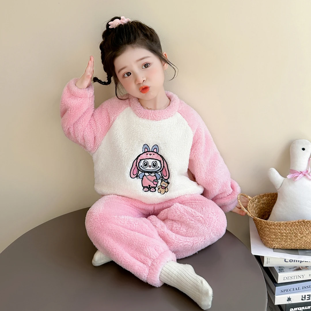 女童珊瑚绒睡衣秋冬2025新款儿童卡通风家居服可爱宝宝法兰绒套装