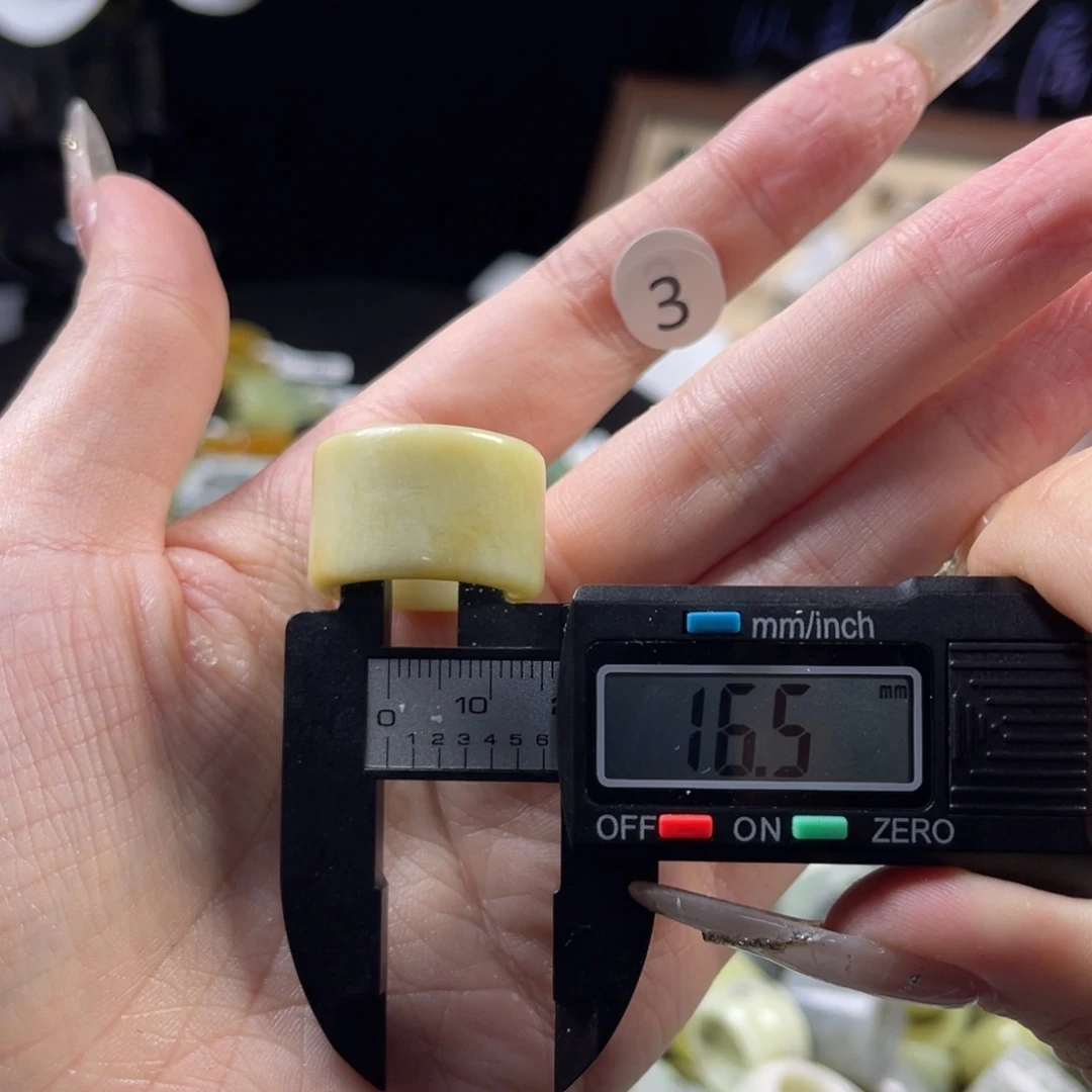 蛇纹石玉未镶嵌戒指