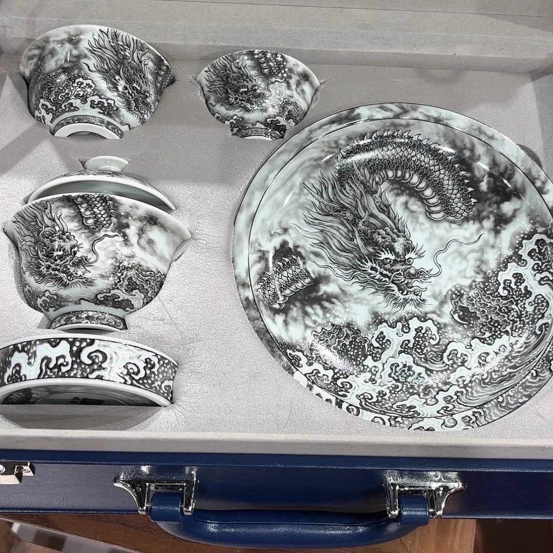 瓷片景德镇瓷器精品陈列