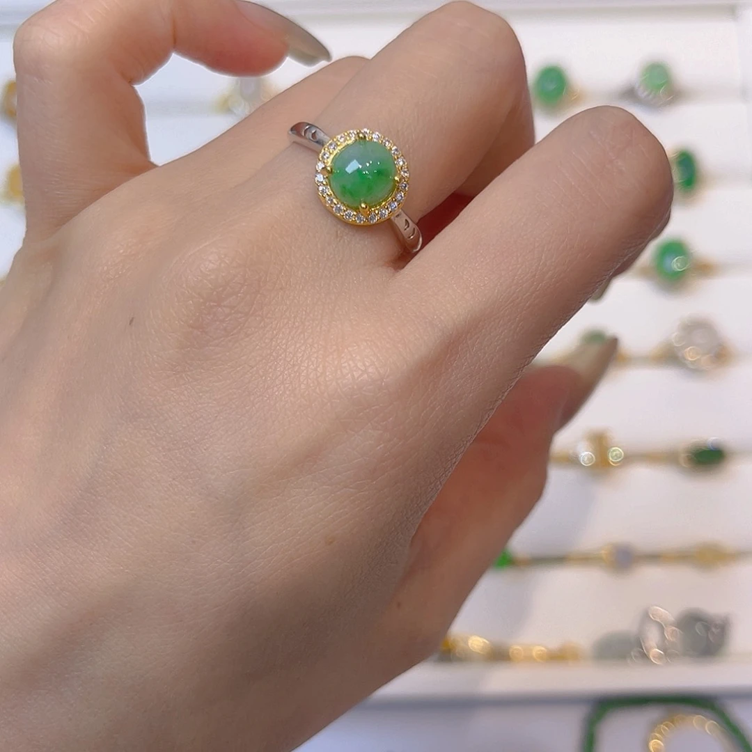 顾***姐翡翠戒指银S925镶嵌 ？乙。