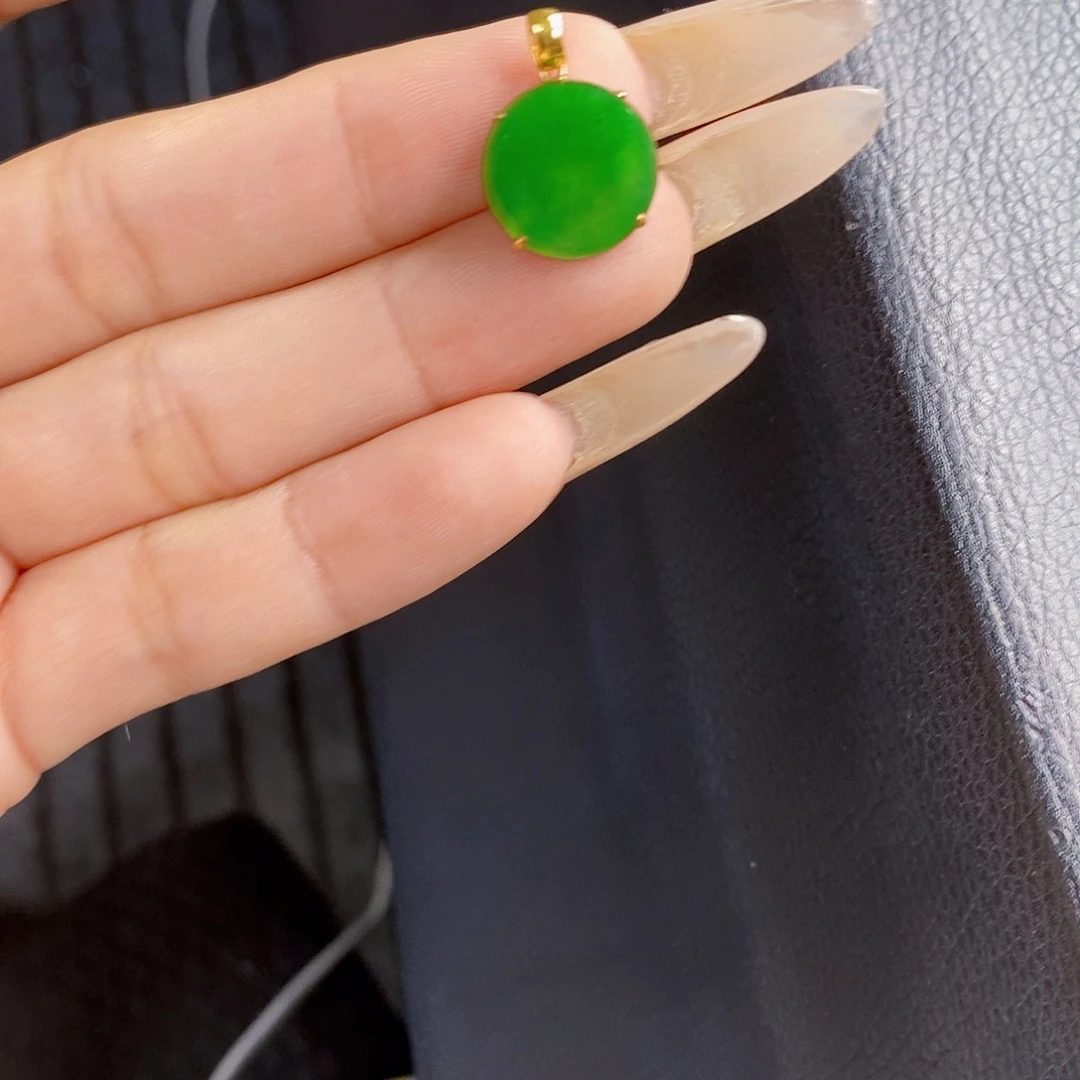 颈饰18K金镶嵌翡翠翡翠