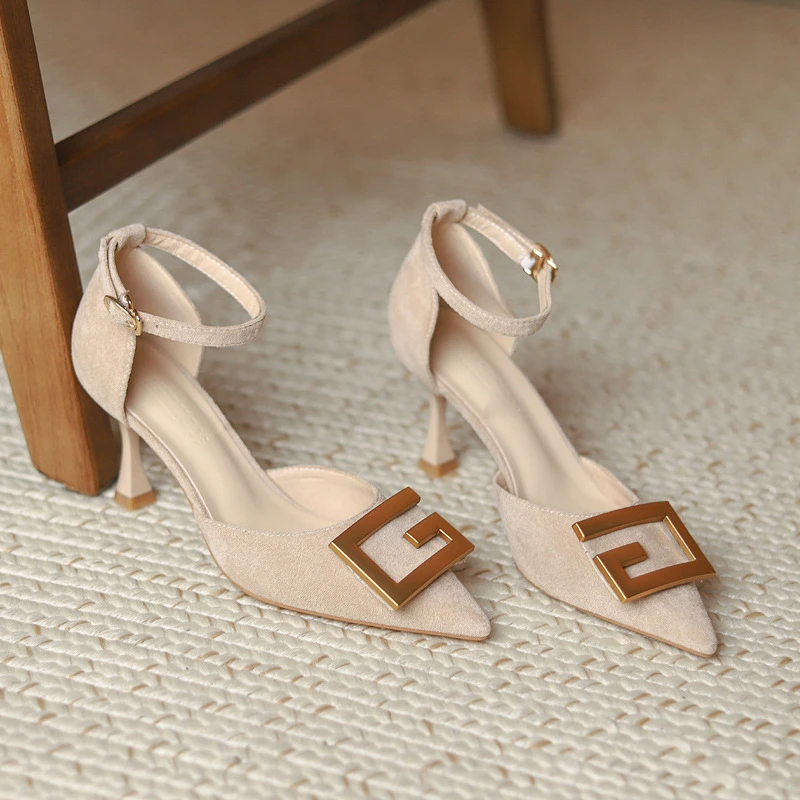 新款气质法式洋气裸色白色夏季银色底羊反绒中空凉鞋33码黑色厚底