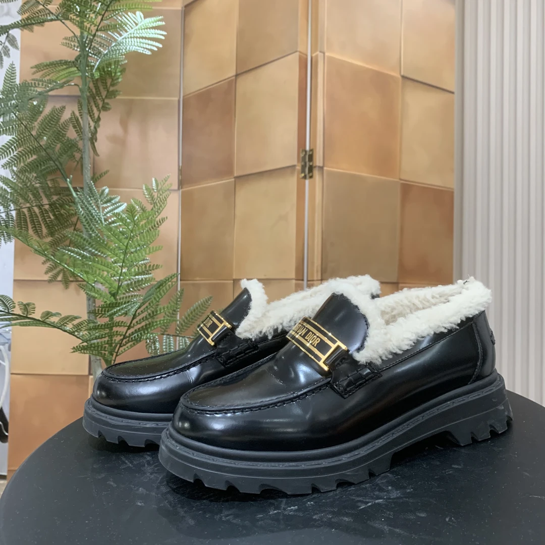 Dior 23新款黑色字母标语皮毛一体乐福鞋/35码/99新原盒/17802