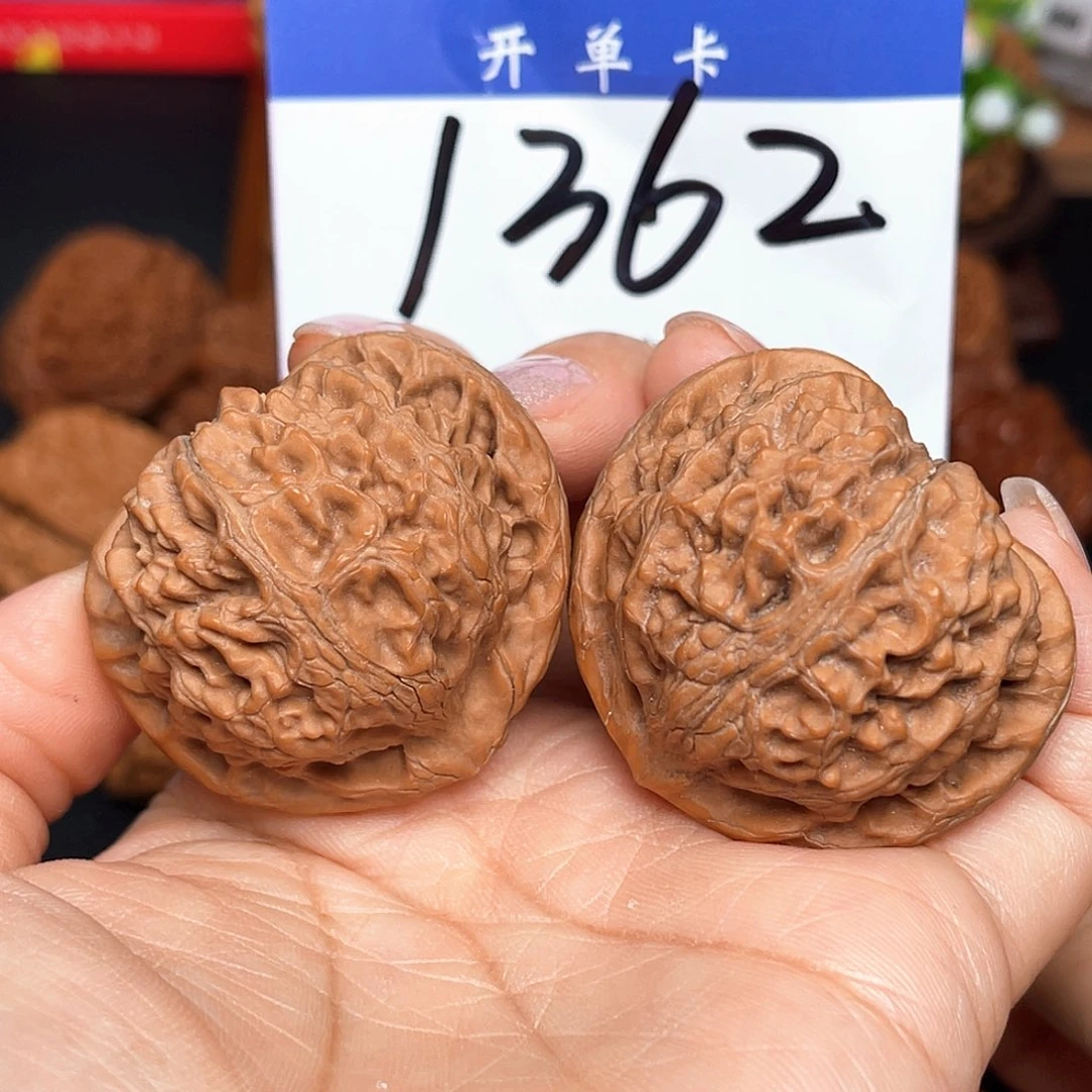 桃核吊坠宫灯41尺。