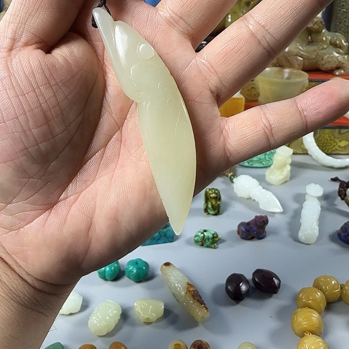 和田玉（糖玉）未镶嵌颈饰