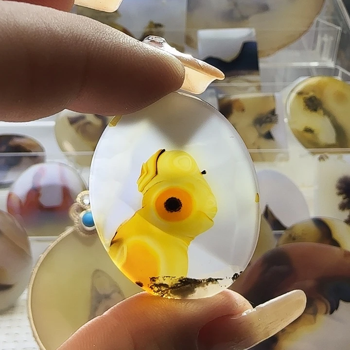 玛瑙/玉髓未镶嵌珠宝奇石