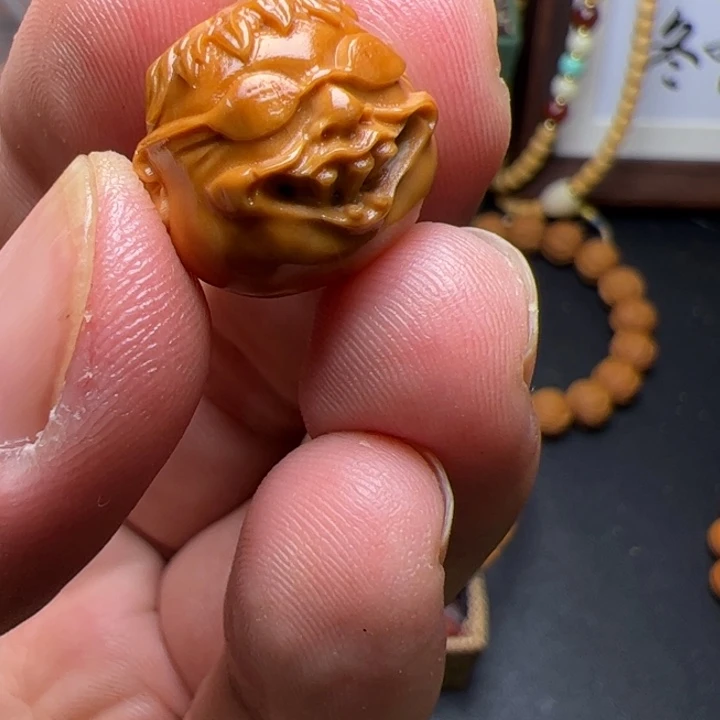 晨***康猴头核桃手串卡罗拉
