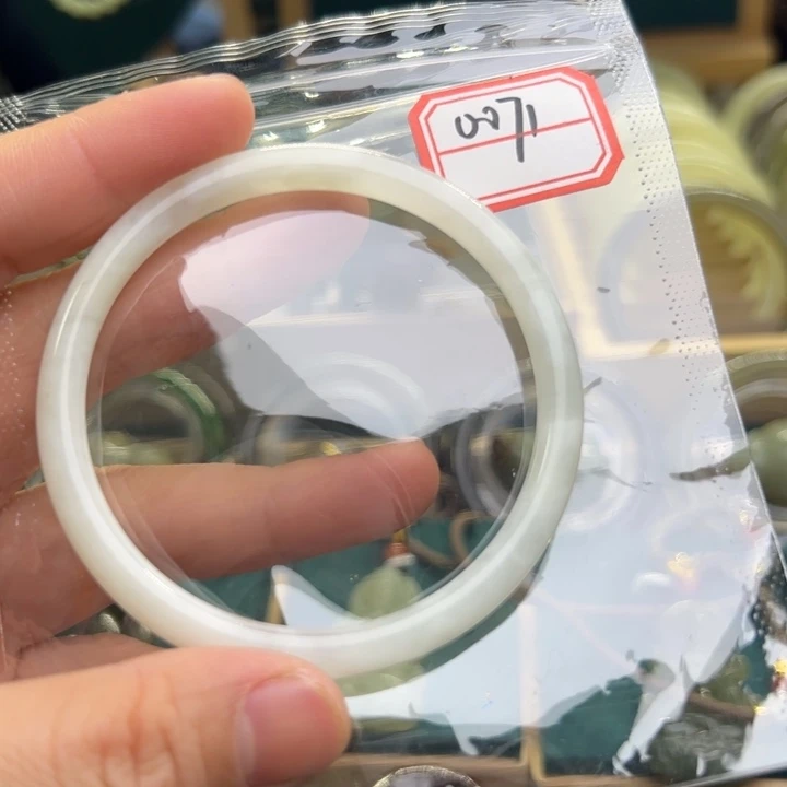 和田玉手镯未镶嵌59圈围0071