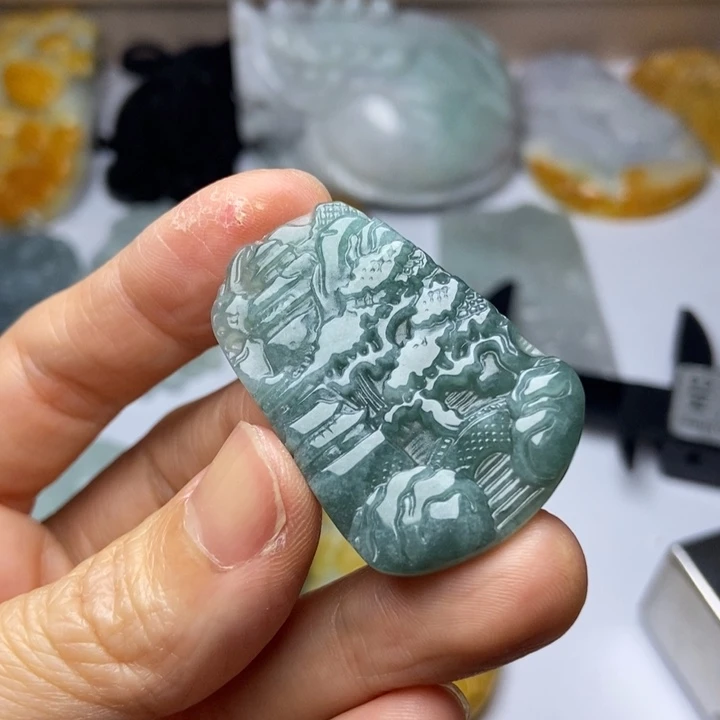 翡翠未镶嵌颈饰翡翠