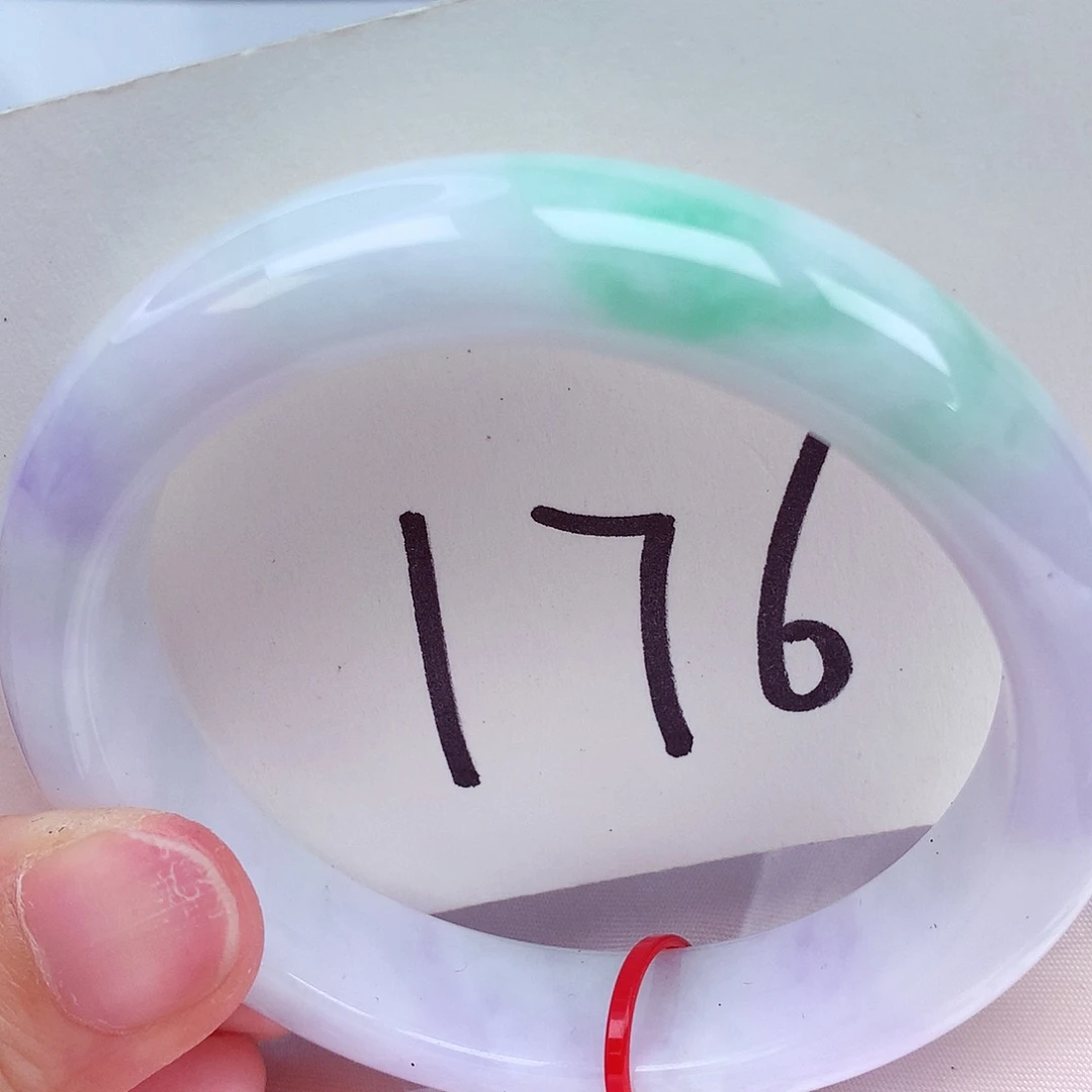 翡翠手镯未镶嵌翡翠