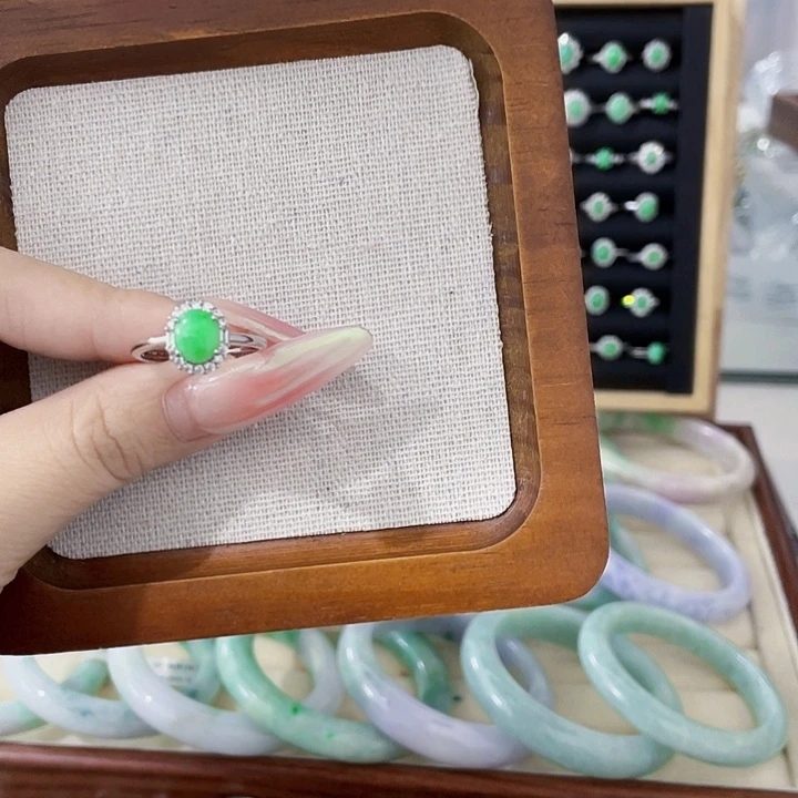 翡翠未镶嵌颈饰天然翡翠Ａ货