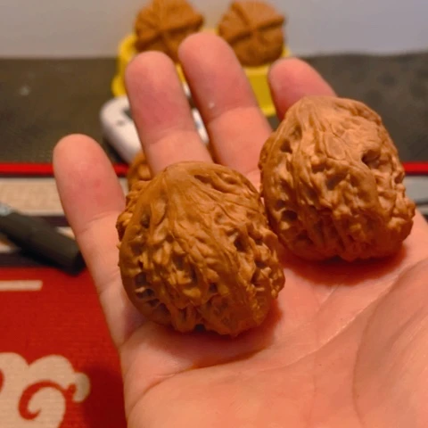 文玩核桃把件东*鸡心