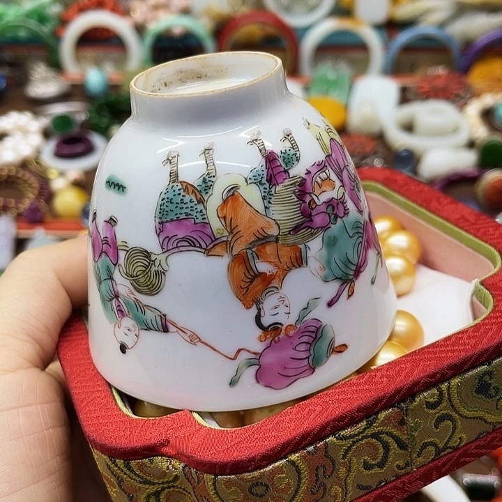 肆****青花彩绘小主人杯子