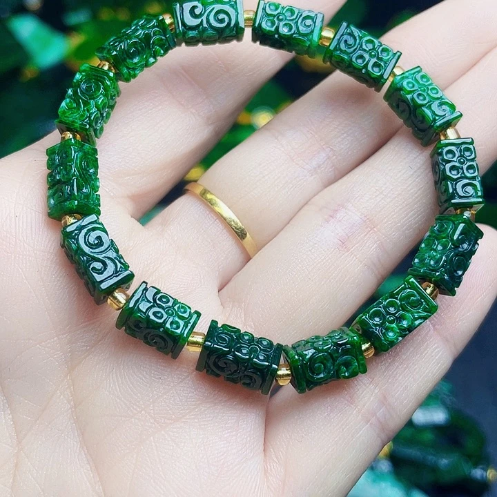 颈饰未镶嵌翡翠多样性