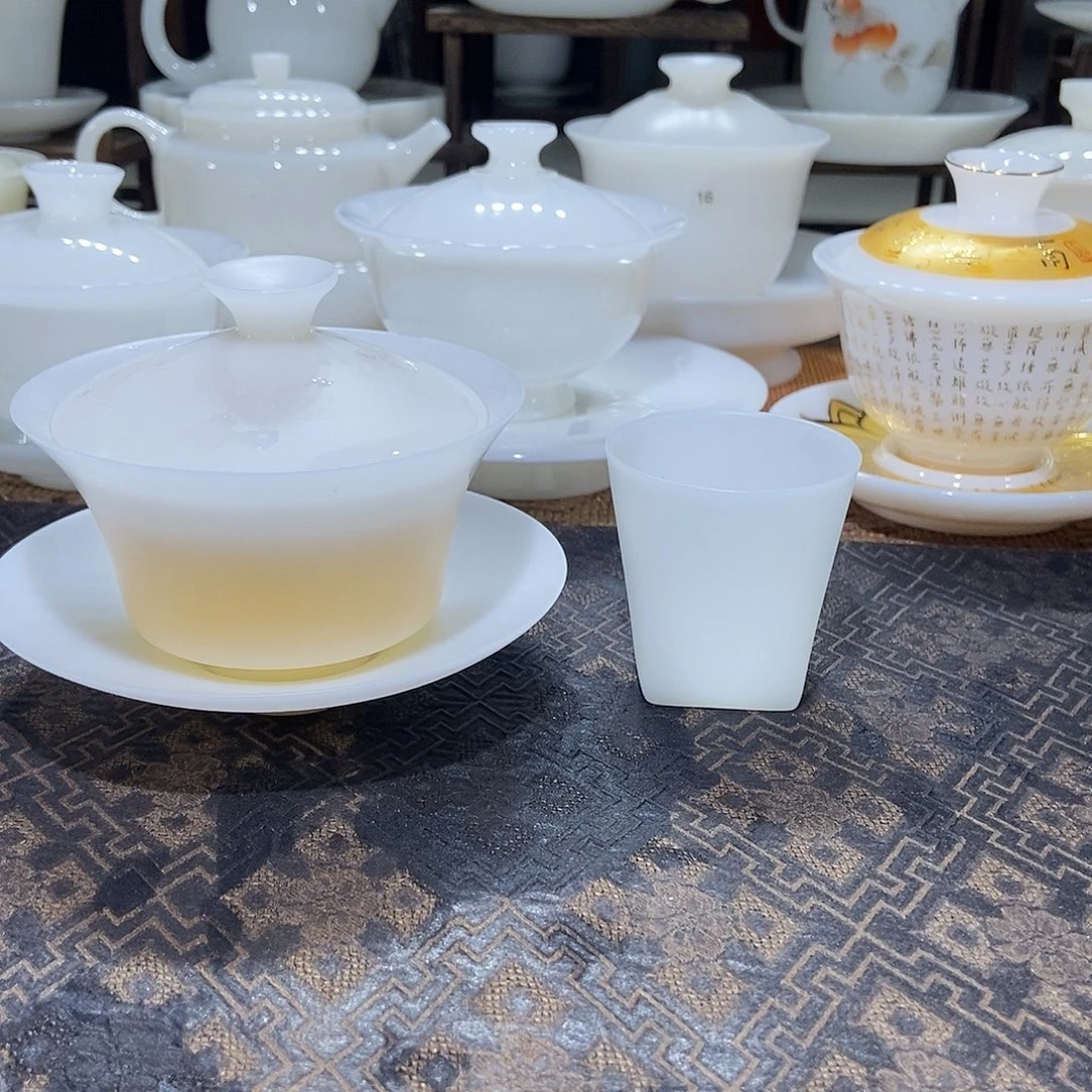 你不说不让她干啥呢是的