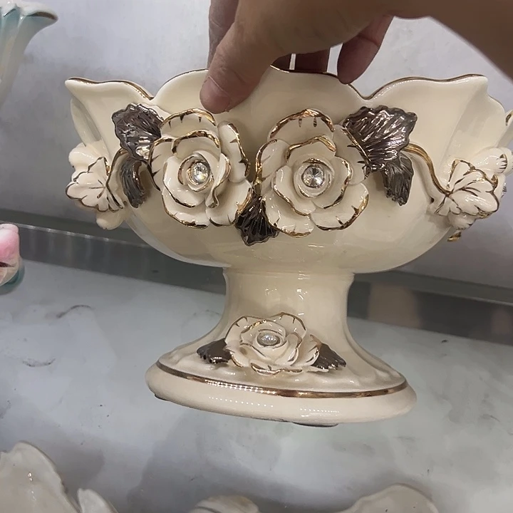 瓷片瑕。。。。。。。。。。。。。