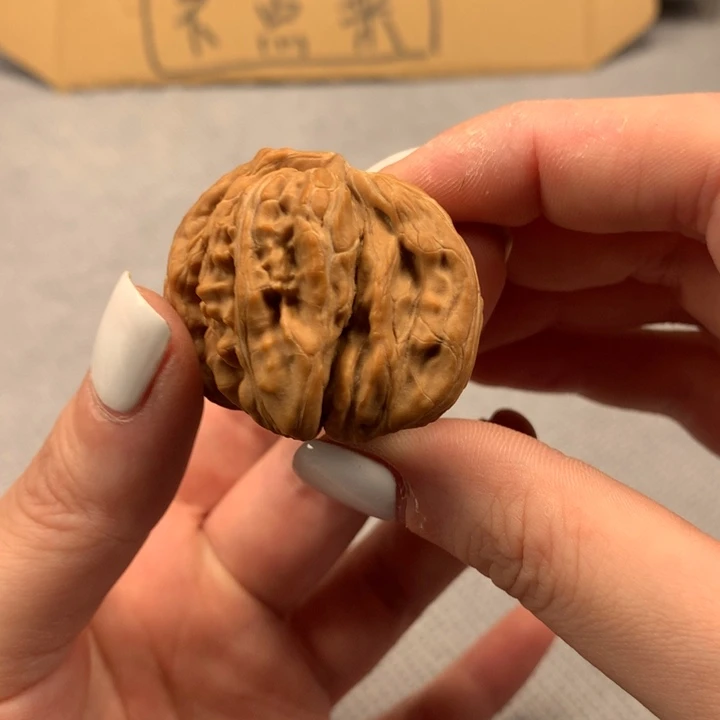 鸿***文玩核桃吊坠异形单只