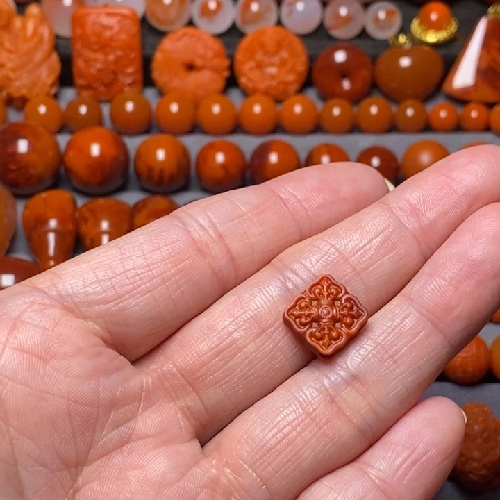 南红玛瑙未镶嵌吊坠