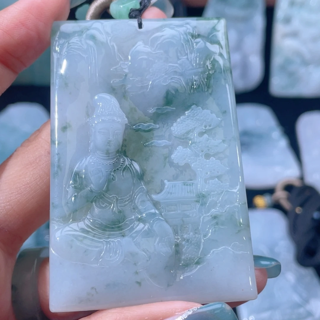 翡翠未镶嵌颈饰山水观音