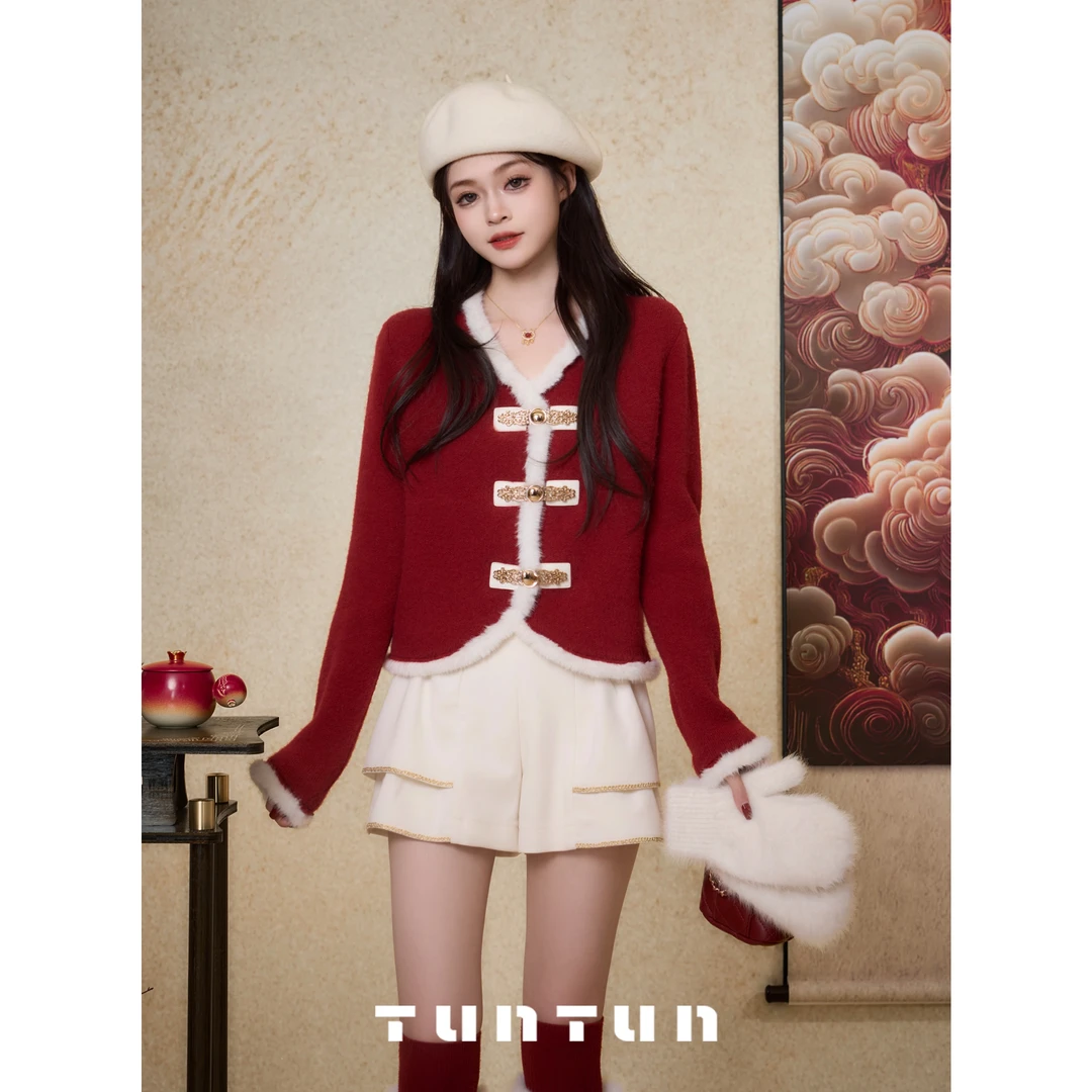 吞吞TUNT【轻咬丝绒 浅杏】矜贵俏皮 荷叶摆后腰松紧短裤