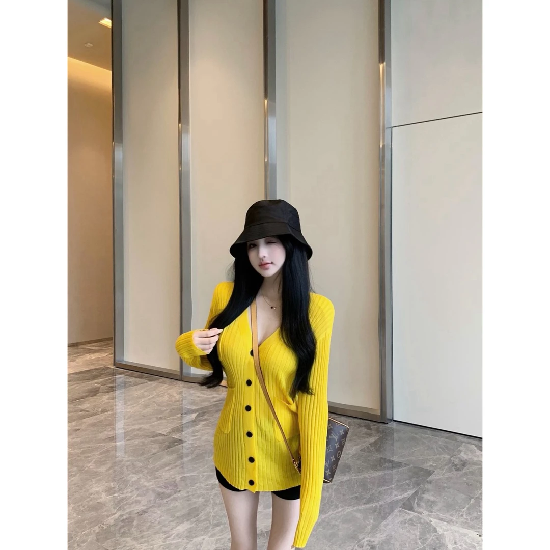 百搭黄色V领针织衫宽松简约长袖外搭上衣外套9930