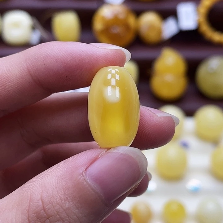 琥珀未镶嵌裸石12.8*19.9mm 瑕