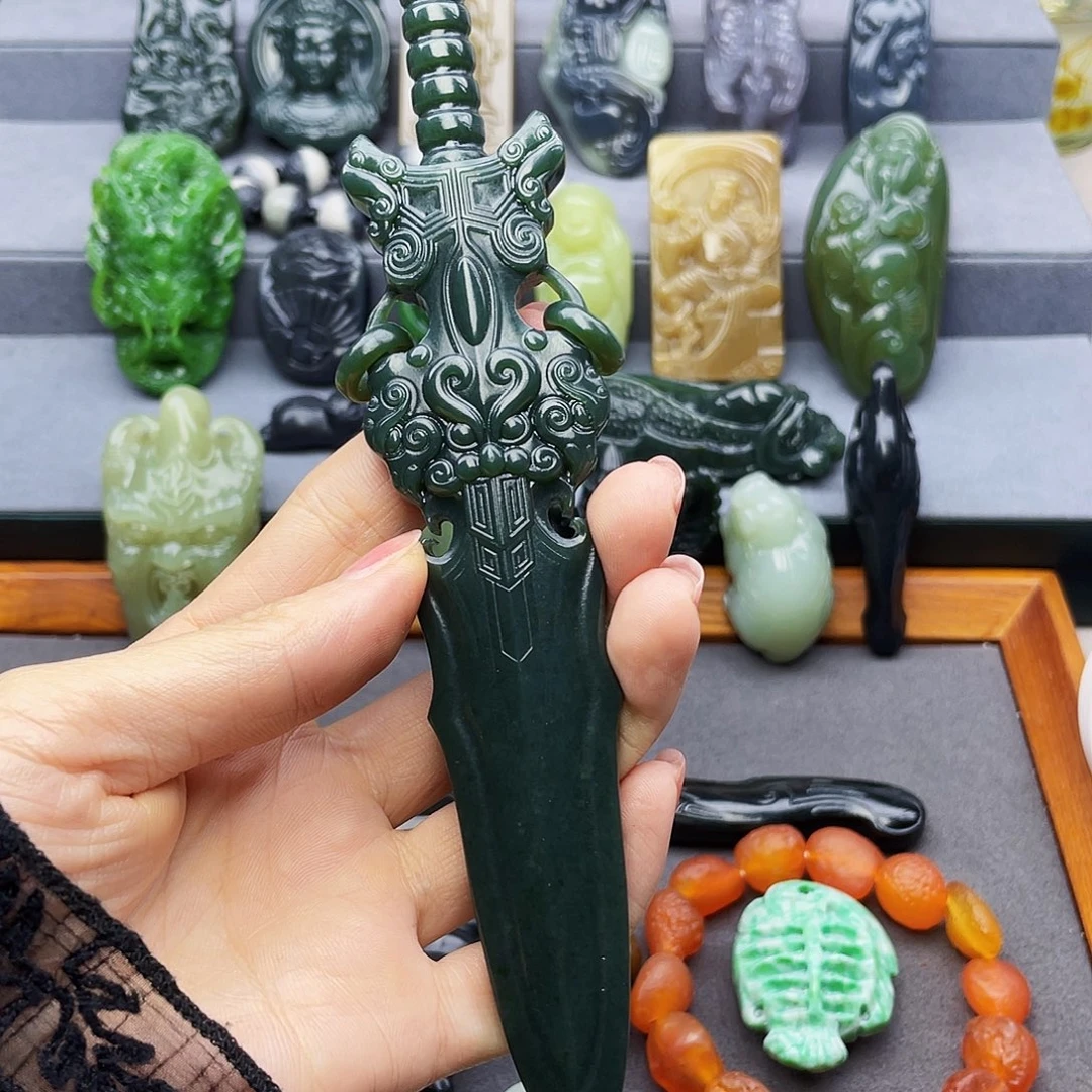 *****颈饰未镶嵌和田玉