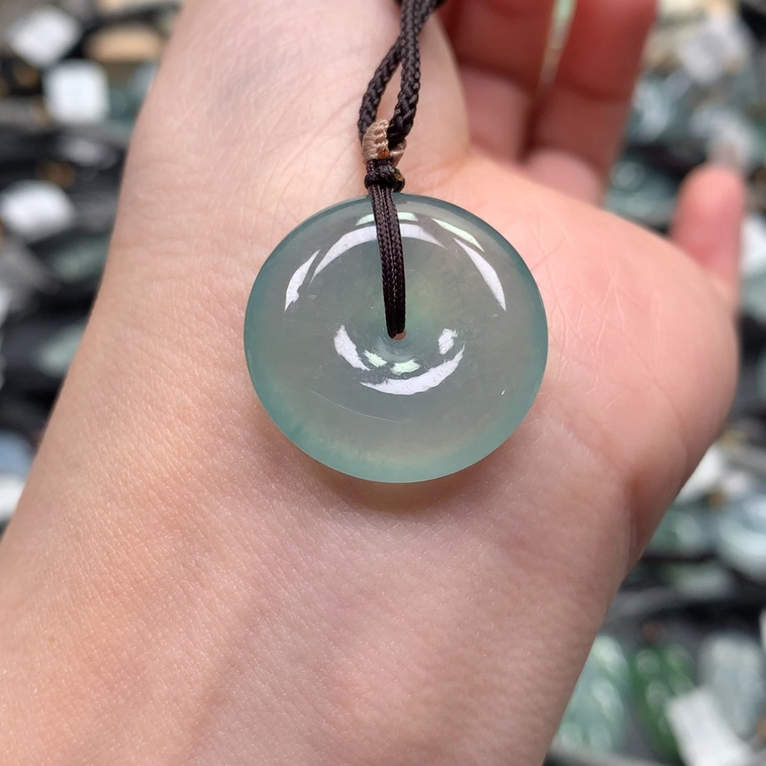 翡翠颈饰未镶嵌扣子