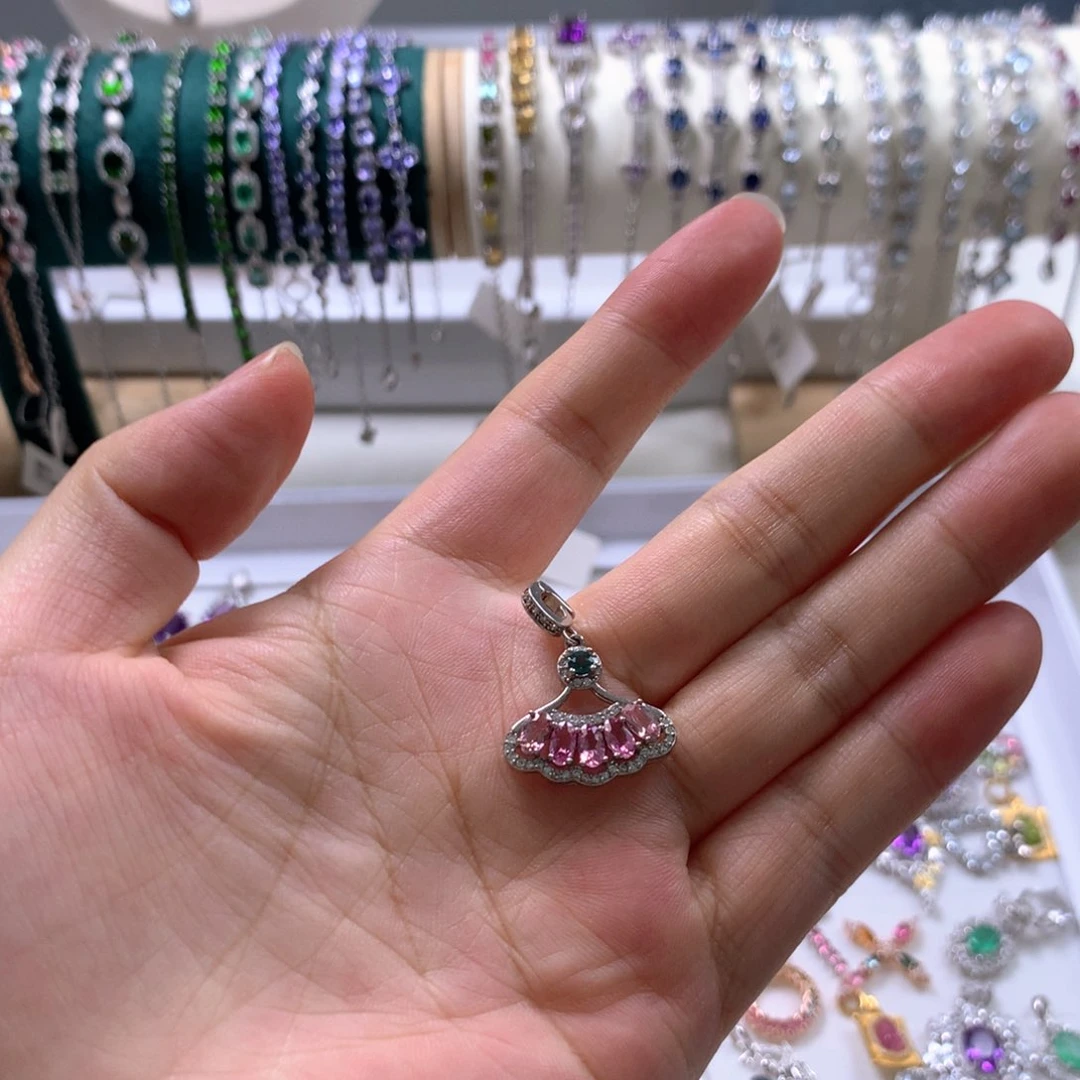 欧***倩银S925镶嵌吊坠(不含链)碧玺