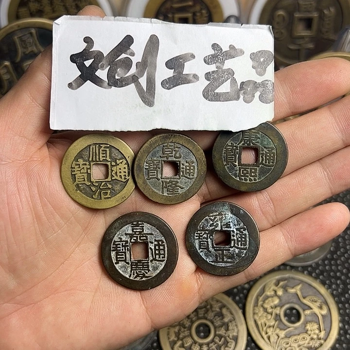 温****?现代文创工艺品