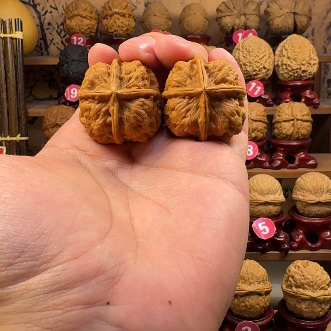 这***劲铁核桃把件火焰炸四