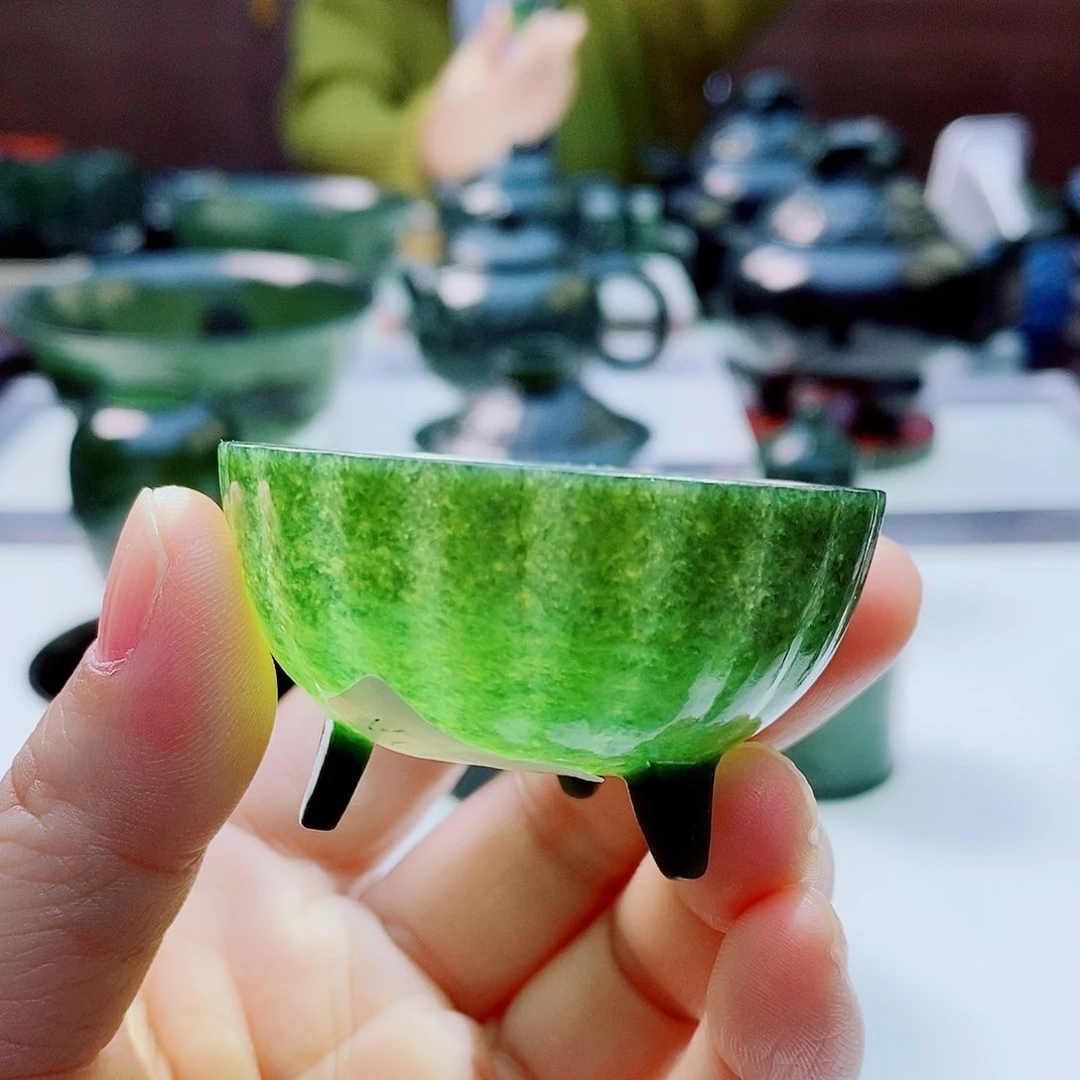 未镶嵌和田玉摆件微瑕