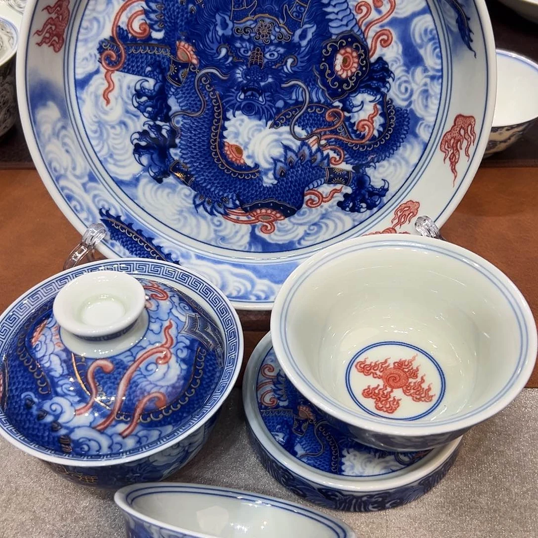 摆件景德镇陶瓷艺术展演区艺术展获金