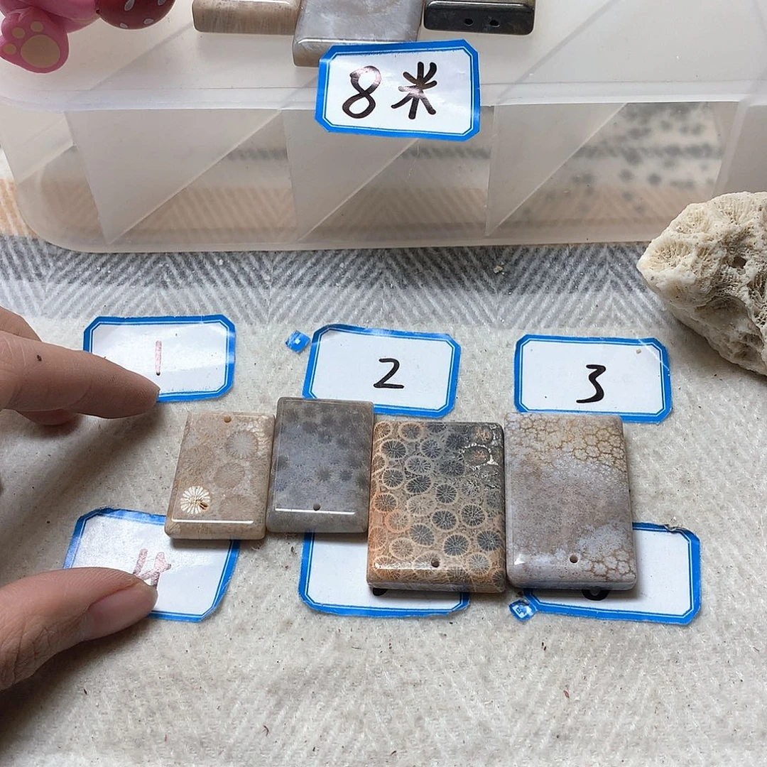 石英质玉颈饰未镶嵌。***Z