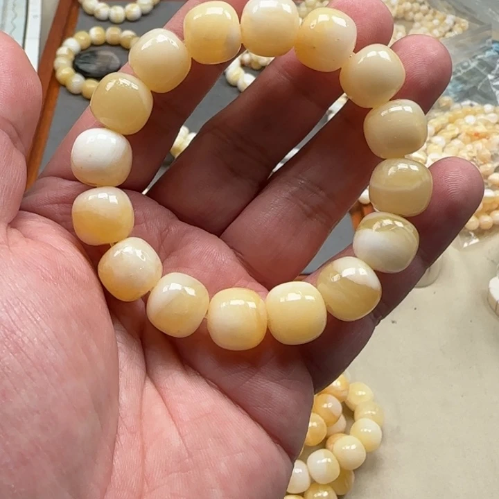 白玉菩提吊坠4784黄色
