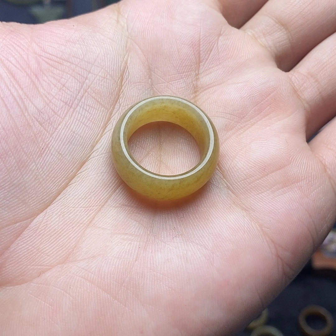 和田玉未镶嵌颈饰圈口18.6