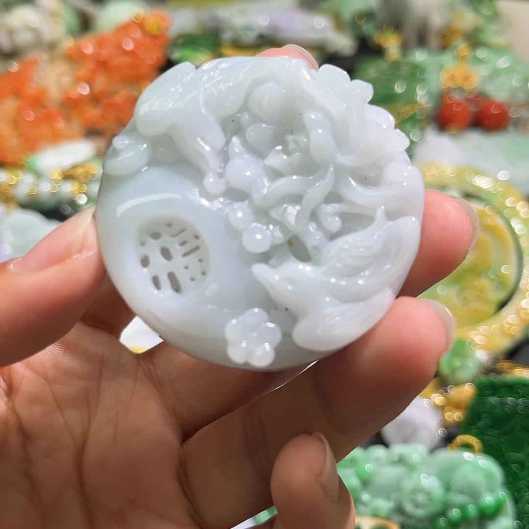 翡翠未镶嵌颈饰待编织