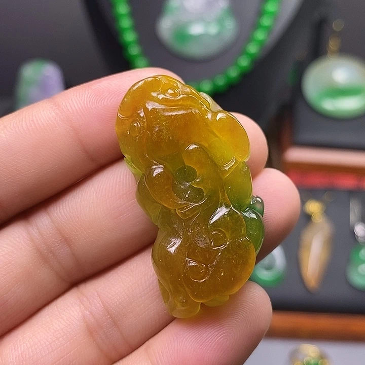 吊坠(赠链)未镶嵌翡翠
