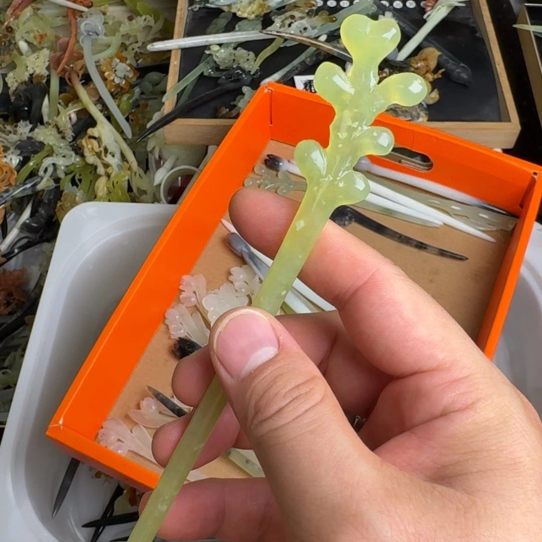 蛇纹石玉未镶嵌发饰