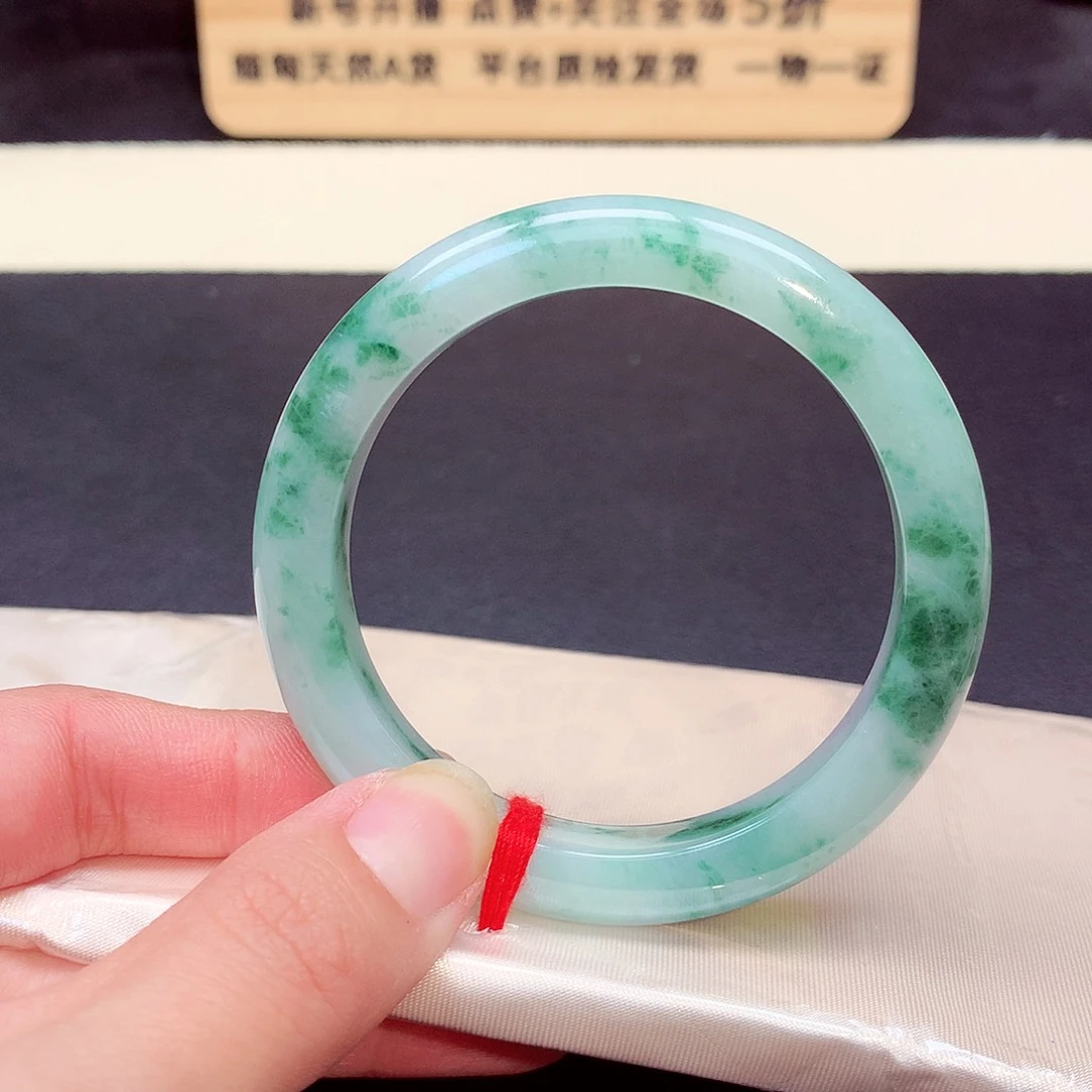 翡翠手镯未镶嵌528号