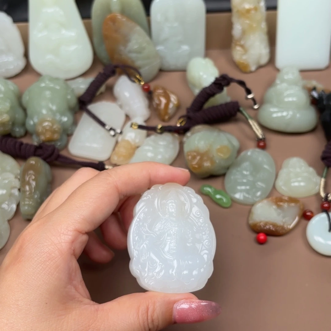 和田玉未镶嵌颈饰爱***o