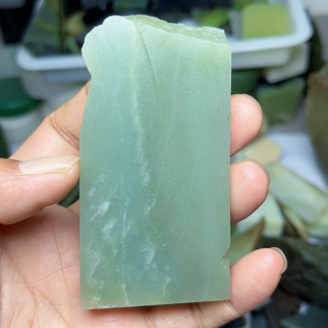 未镶嵌和田玉珠宝半成品有裂