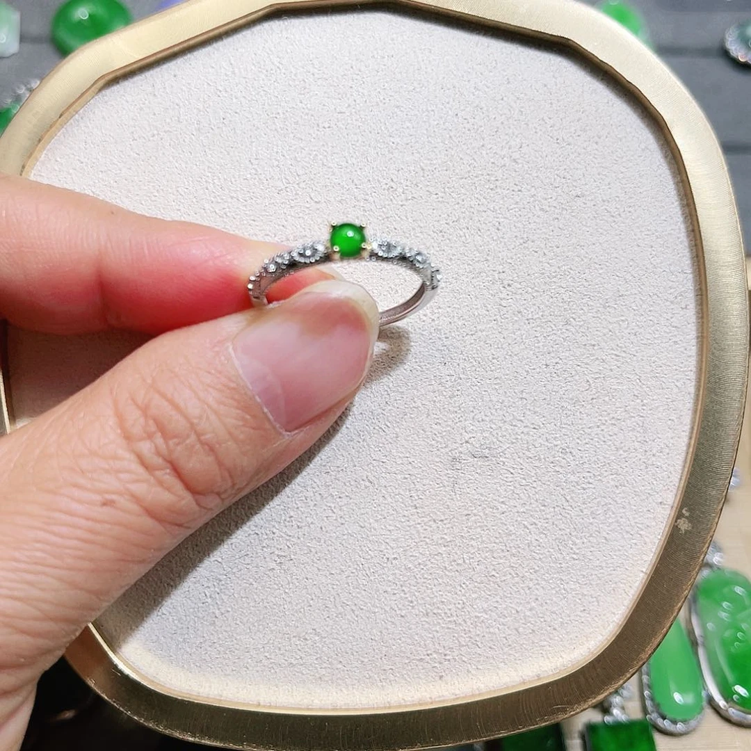 翡翠颈饰未镶嵌裸石