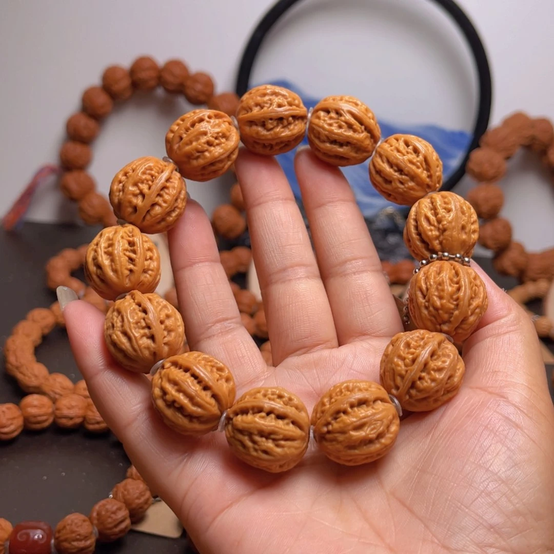 1***龙核桃野生小核桃手串