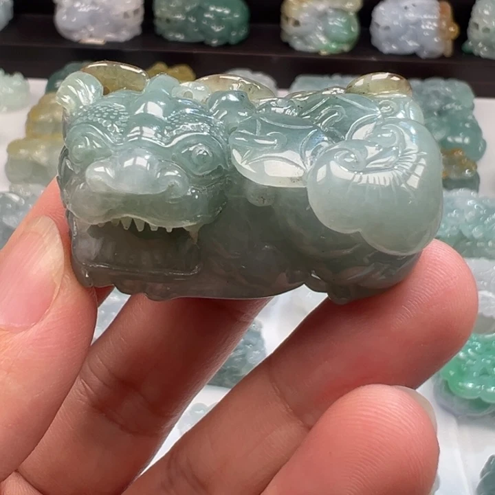 颈饰未镶嵌翡翠貔貅