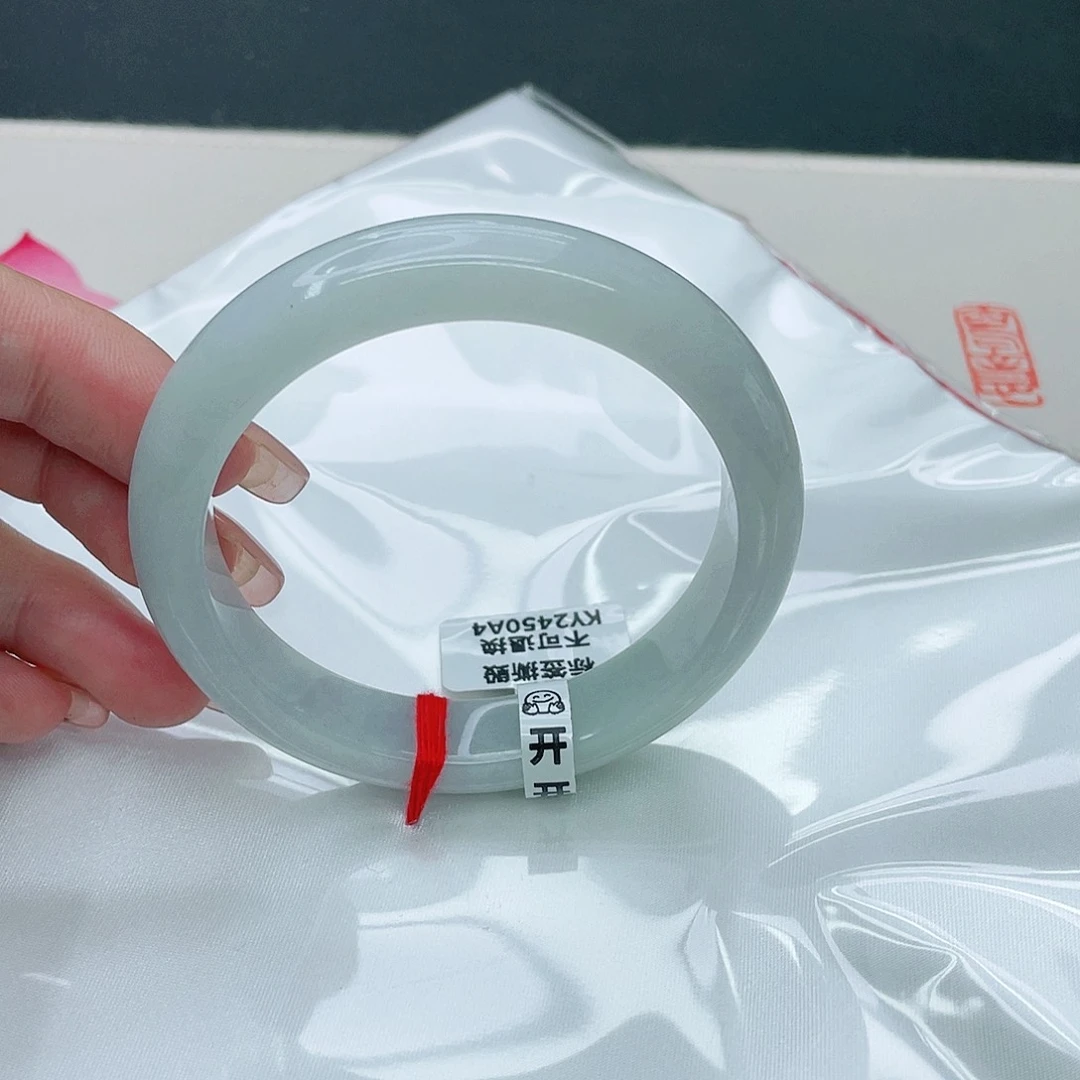 翡翠手镯未镶嵌正56.6