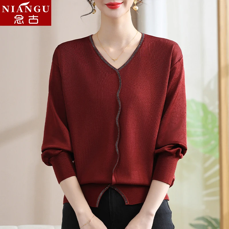 中老年人妈妈春秋针织衫长袖冰丝拼接大码薄款打底小衫女时髦上衣